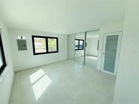 Triplex House Calle 5 D1 Ext. Buso Humacao PR 00791