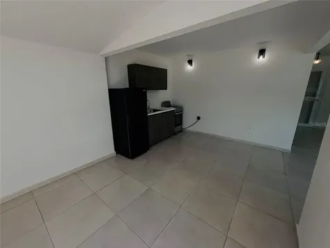Triplex House Calle 5 D1 Ext. Buso Humacao PR 00791