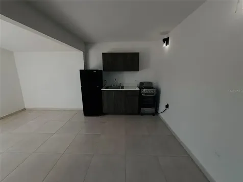 Triplex House Calle 5 D1 Ext. Buso Humacao PR 00791