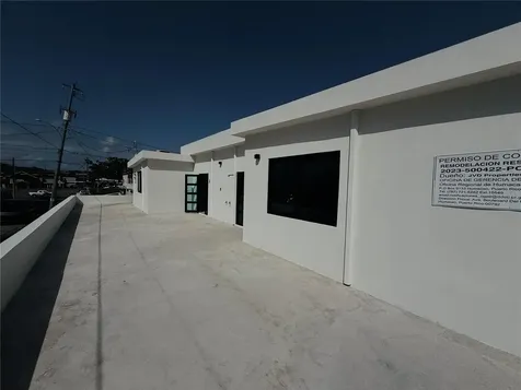Triplex House Calle 5 D1 Ext. Buso Humacao PR 00791
