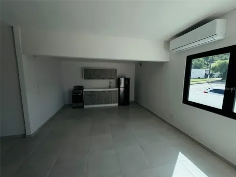 Triplex House Calle 5 D1 Ext. Buso Humacao PR 00791