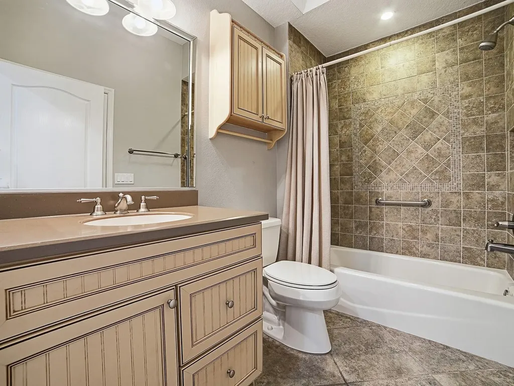 1792 Lake Miona Drive The Villages FL 32162