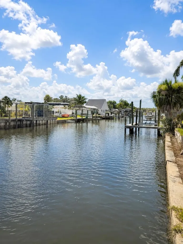 10706 Dowry Avenue Tampa FL 33615