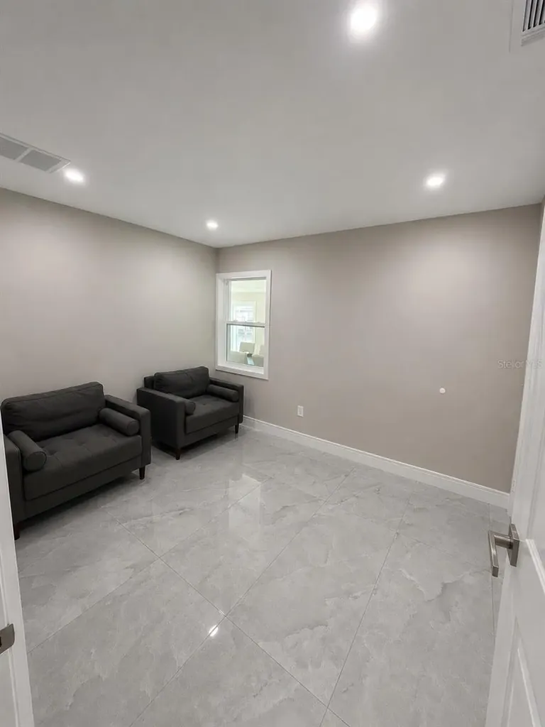 10706 Dowry Avenue Tampa FL 33615