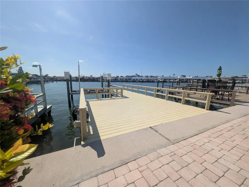 542 Boca Ciega Point Boulevard N Madeira Beach FL 33708