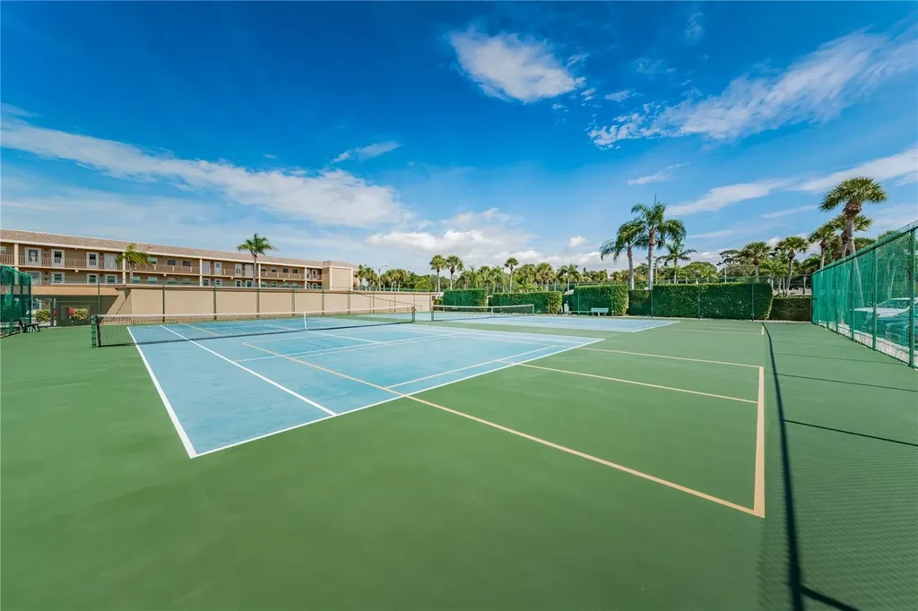 542 Boca Ciega Point Boulevard N Madeira Beach FL 33708