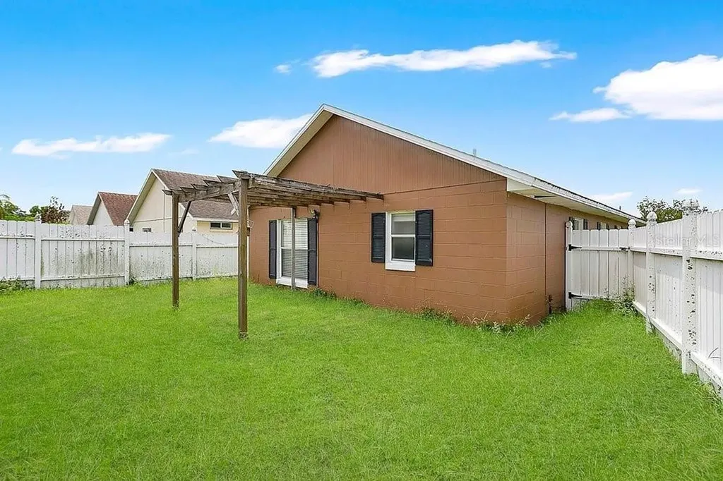 9703 Red Clover Avenue Orlando FL 32824