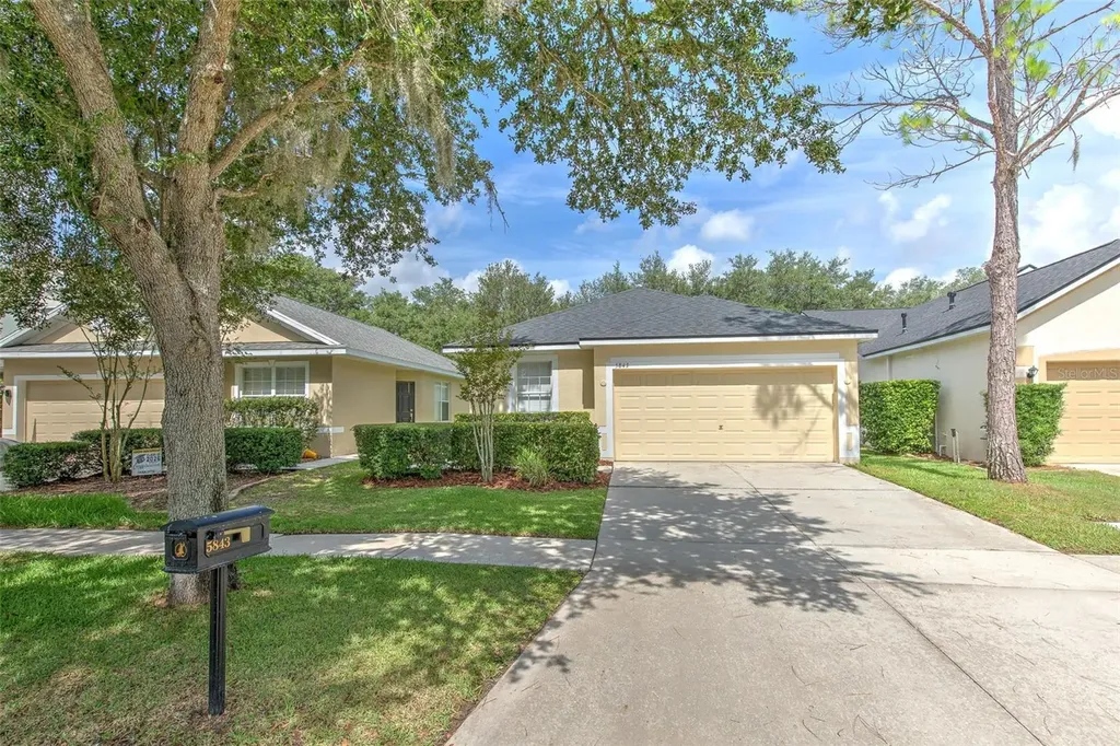 5843 Wrenwater Lithia FL 33547