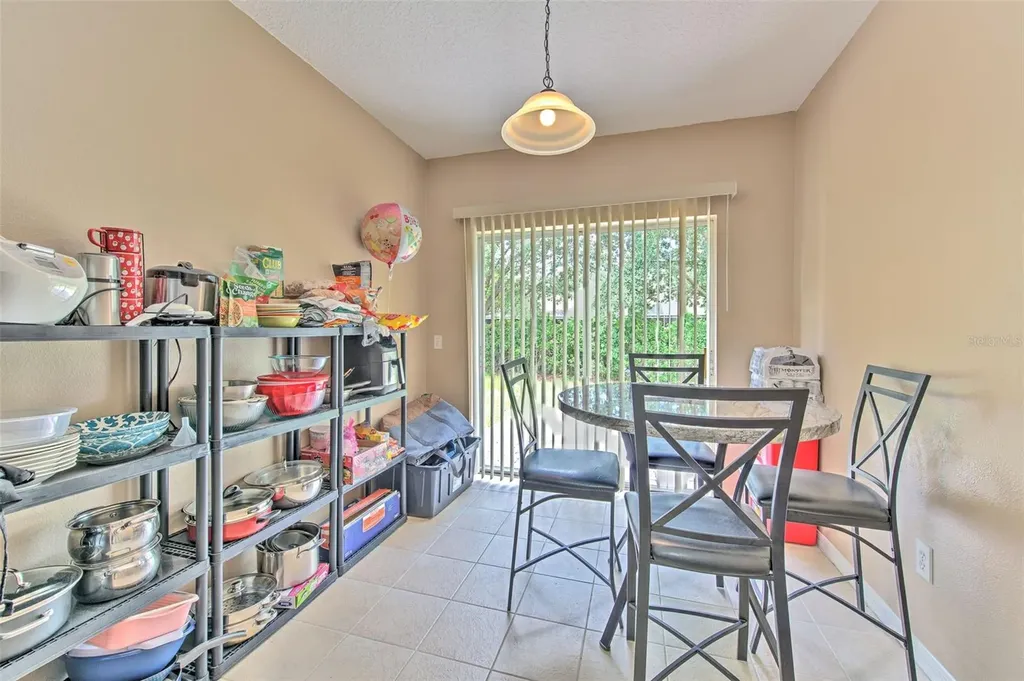 5843 Wrenwater Lithia FL 33547
