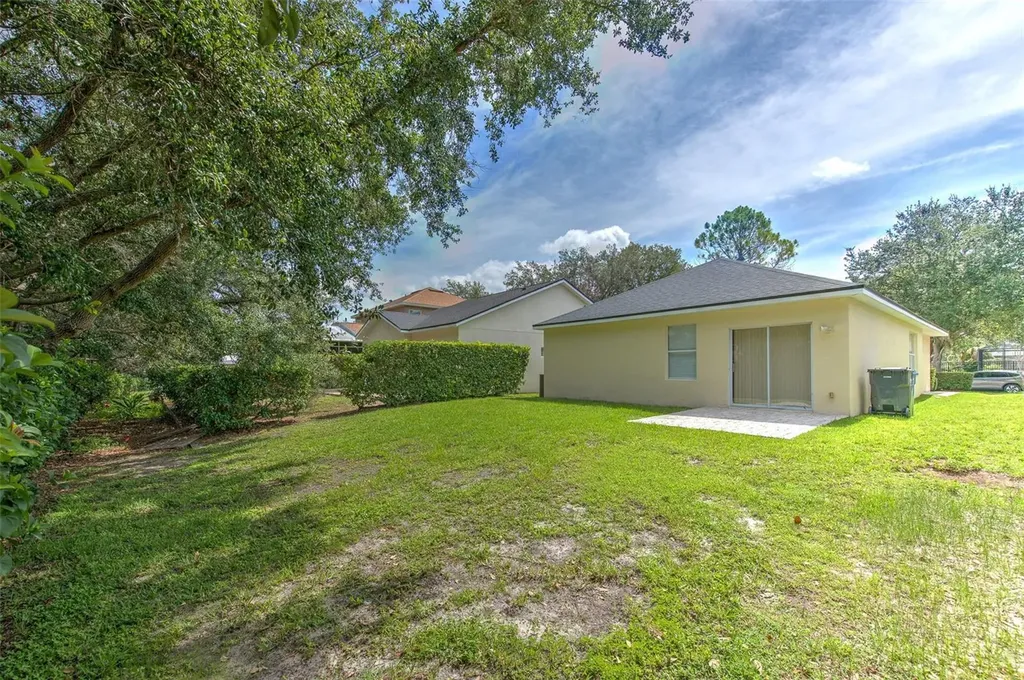 5843 Wrenwater Lithia FL 33547