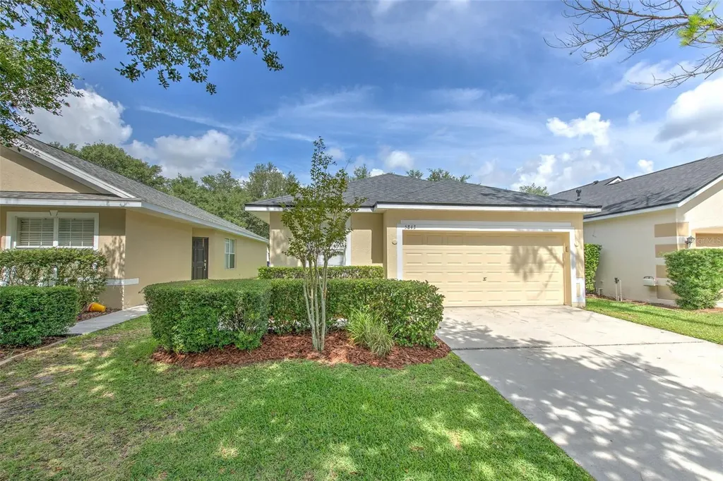 5843 Wrenwater Lithia FL 33547
