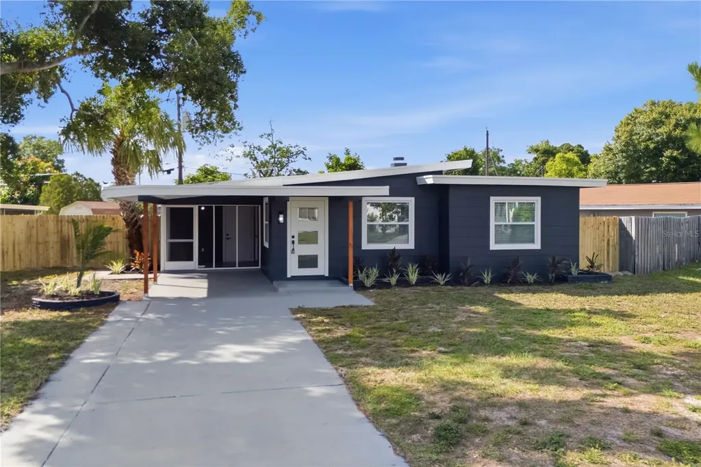 5268 Coral Way N St Petersburg FL 33714