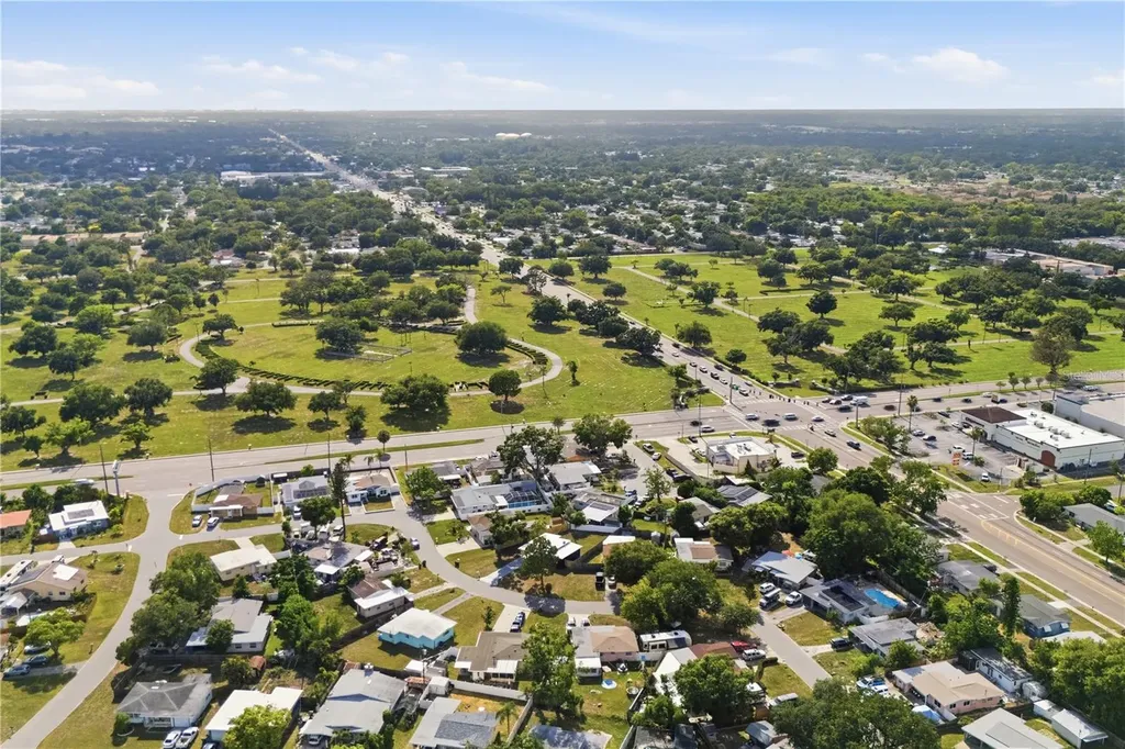 5268 Coral Way N St Petersburg FL 33714