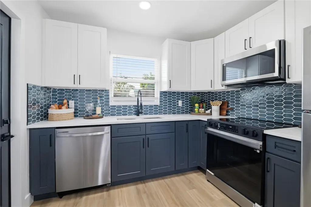 5268 Coral Way N St Petersburg FL 33714