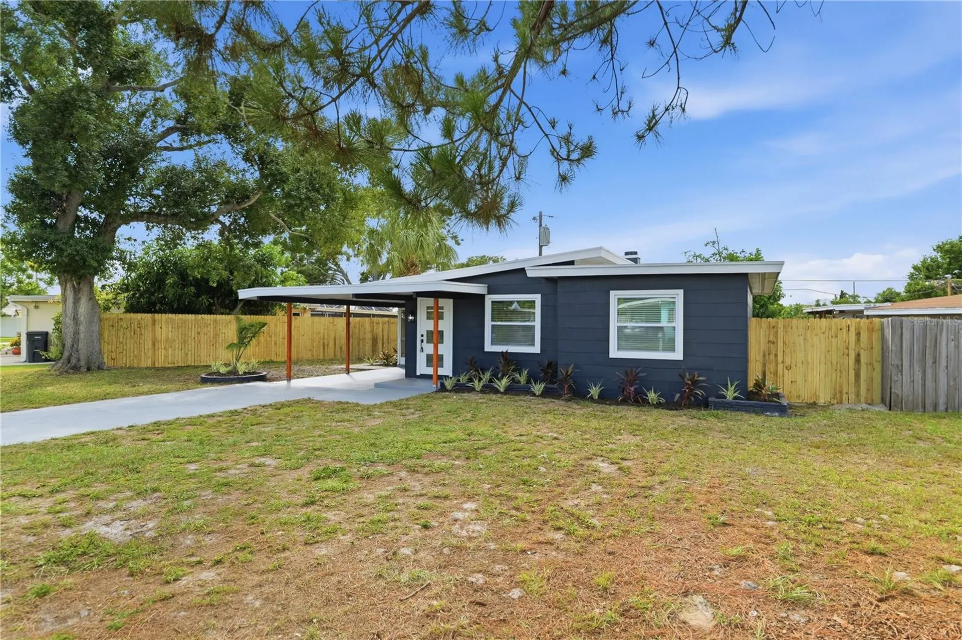 5268 Coral Way N St Petersburg FL 33714