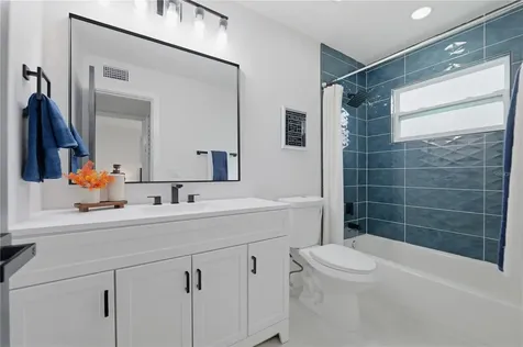 5268 Coral Way N St Petersburg FL 33714