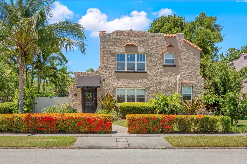 1125 11th Avenue NE St Petersburg FL 33705