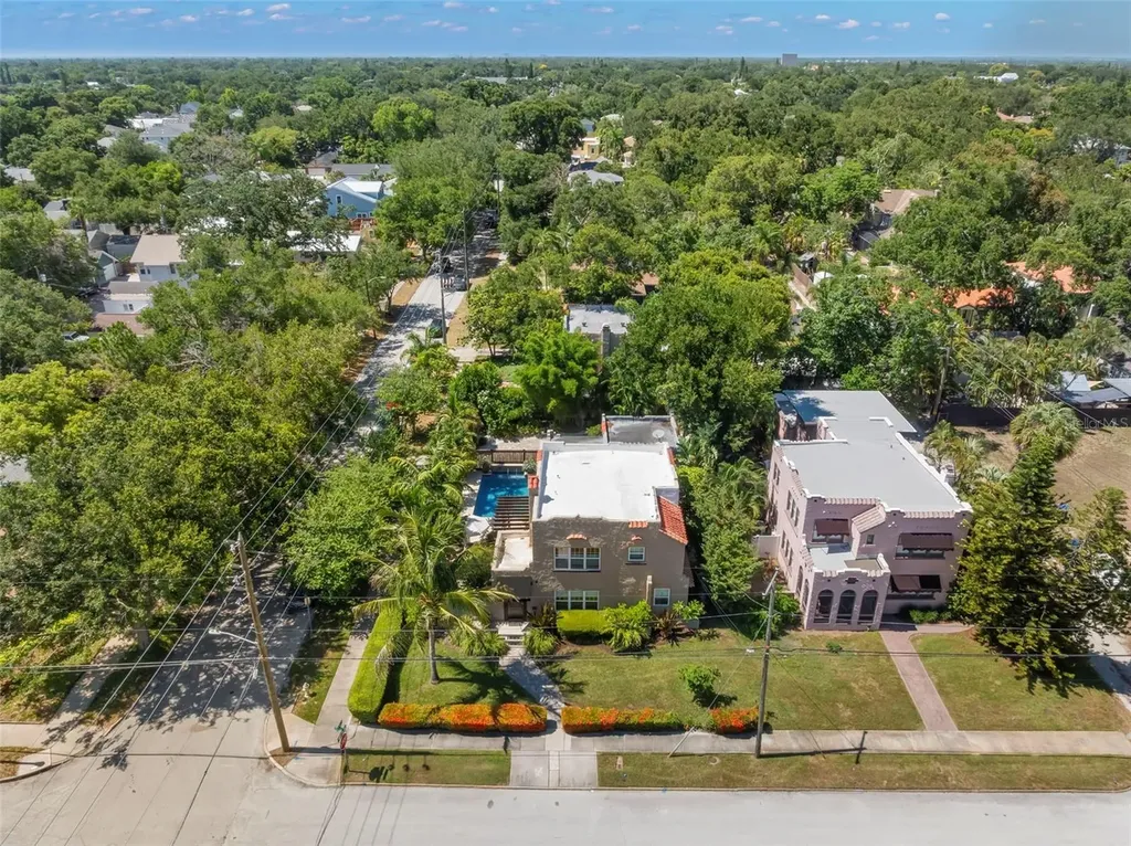 1125 11th Avenue NE St Petersburg FL 33705