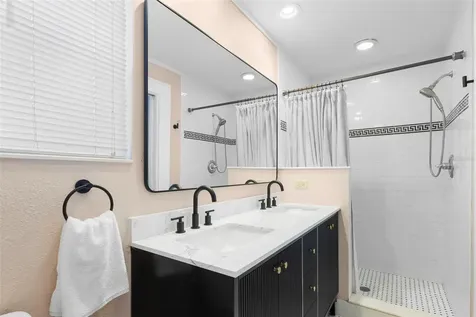 1125 11th Avenue NE St Petersburg FL 33705