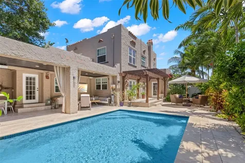 1125 11th Avenue NE St Petersburg FL 33705