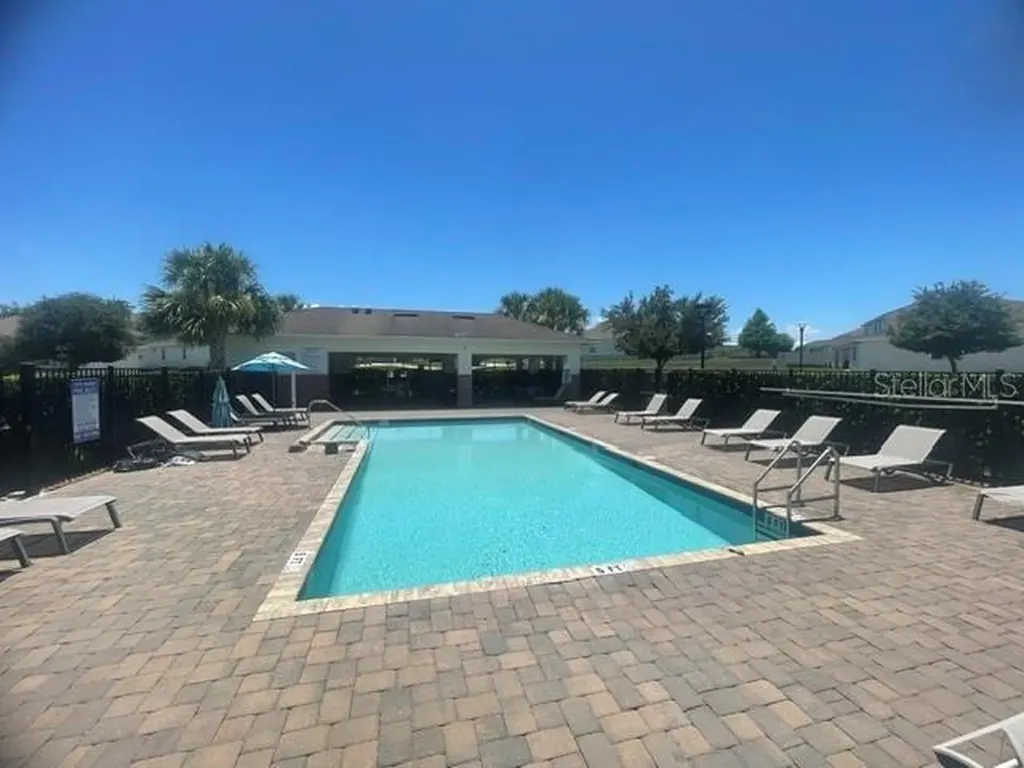 2610 Hilltop Loop Apopka FL 32712