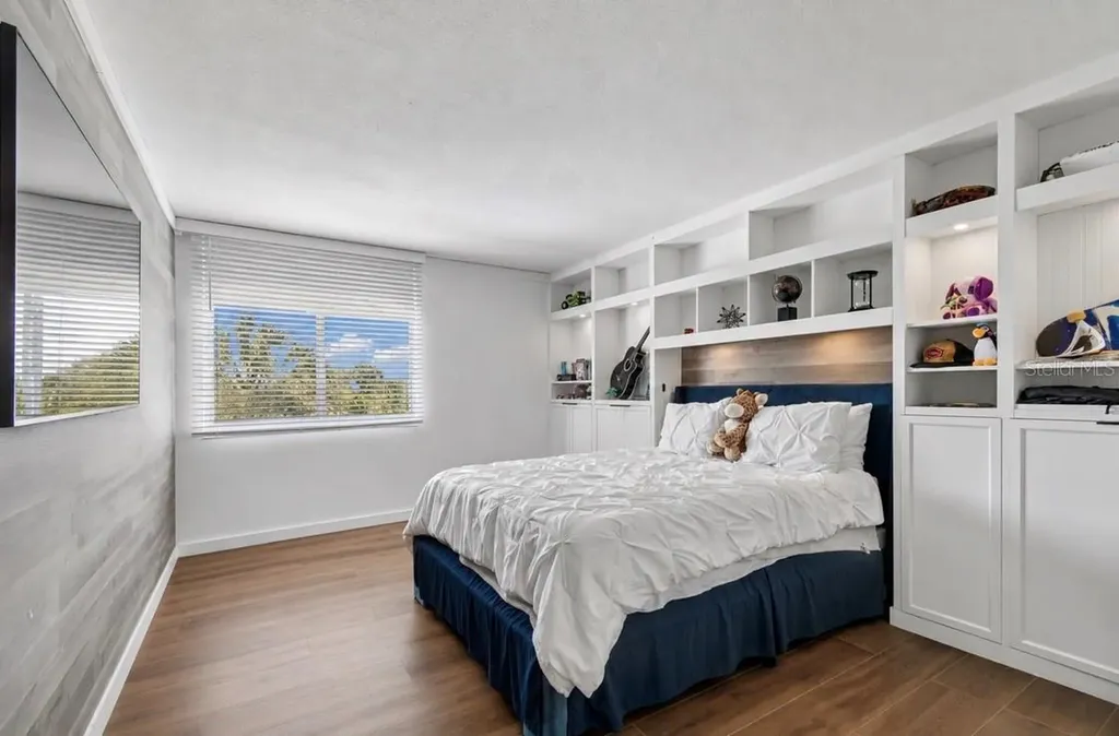 644 Island Way Clearwater FL 33767