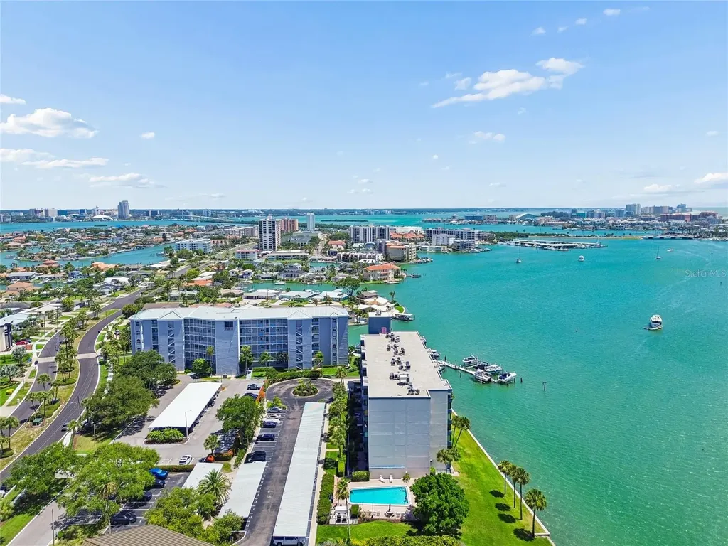 644 Island Way Clearwater FL 33767