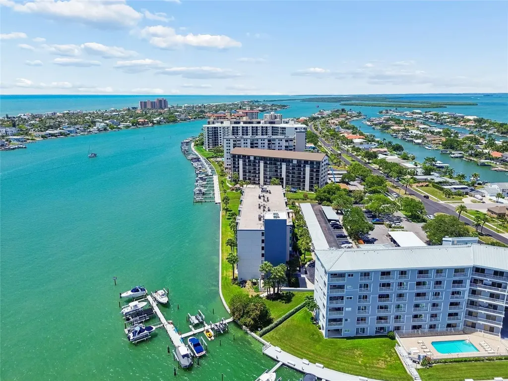 644 Island Way Clearwater FL 33767