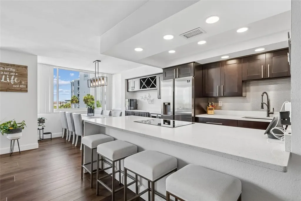 644 Island Way Clearwater FL 33767