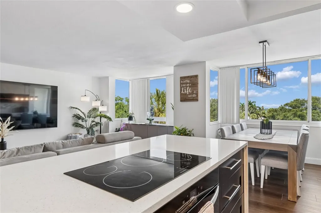 644 Island Way Clearwater FL 33767