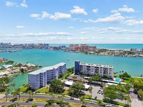 644 Island Way Clearwater FL 33767