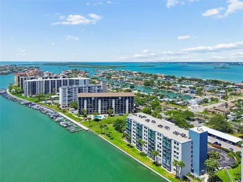 644 Island Way Clearwater FL 33767