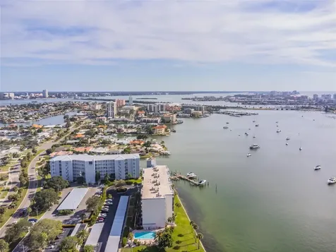644 Island Way Clearwater FL 33767