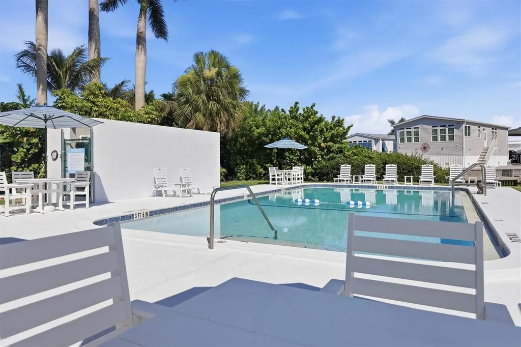1714 69th Avenue W Bradenton FL 34207