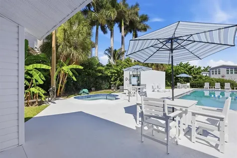 1714 69th Avenue W Bradenton FL 34207