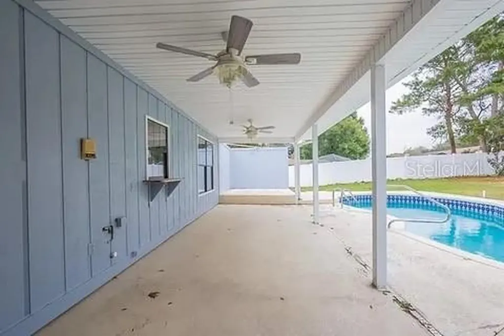 7528 River Country Drive Weeki Wachee FL 34607