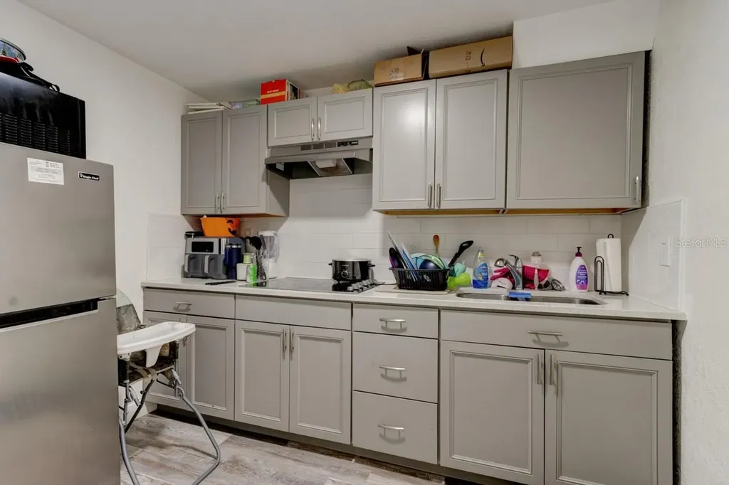 124 S Noble Daytona Beach FL 32118