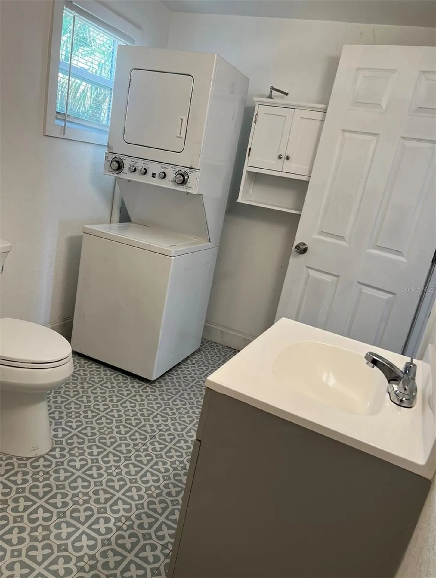 124 S Noble Daytona Beach FL 32118