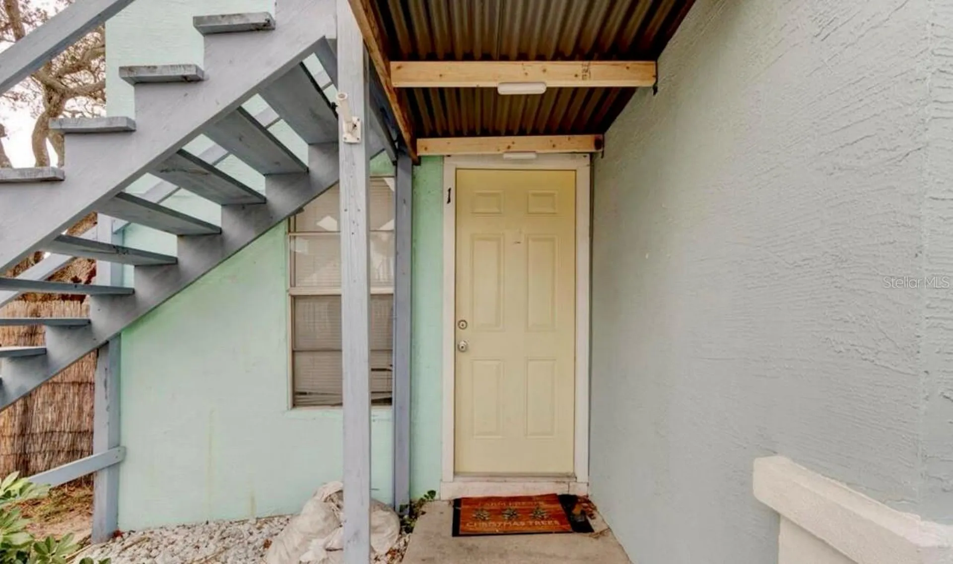 124 S Noble Daytona Beach FL 32118