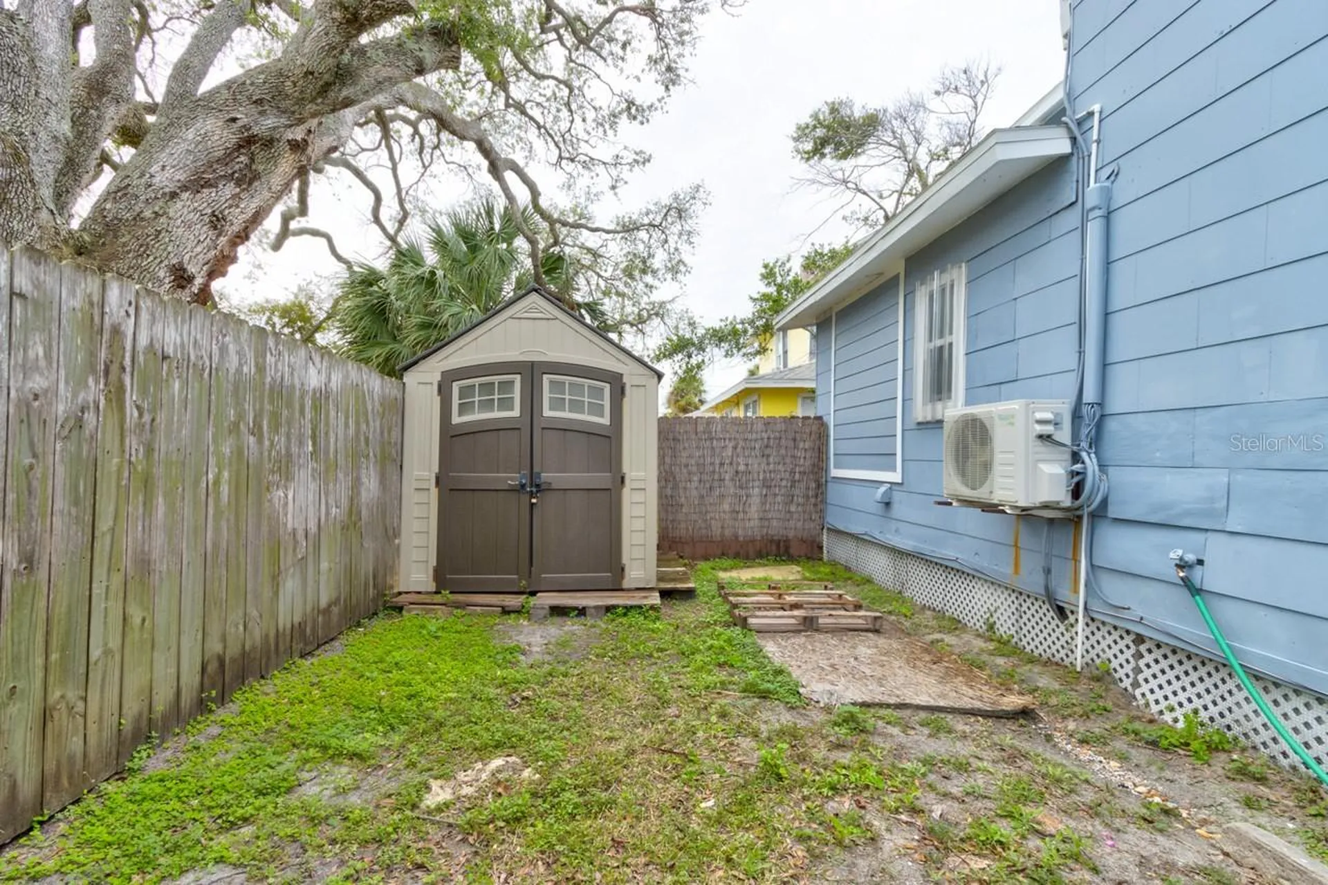 124 S Noble Daytona Beach FL 32118
