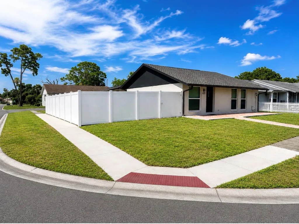 8541 Briar Grove Circle Tampa FL 33615