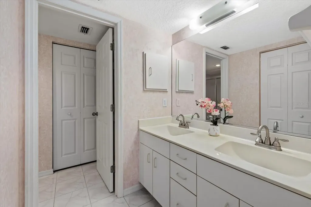 813 Montrose Drive Venice FL 34293