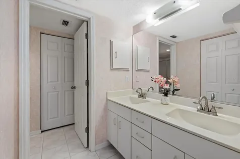 813 Montrose Drive Venice FL 34293