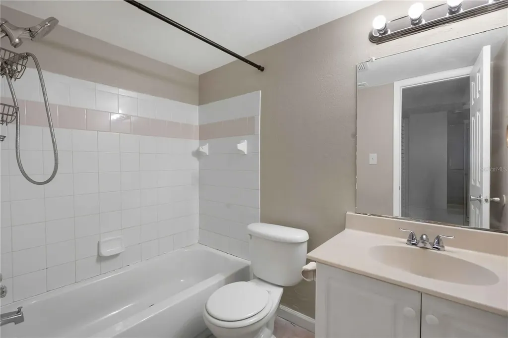 204 Pine Tulip Court Tampa FL 33612