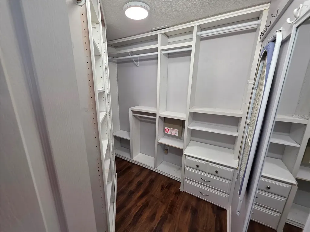 806 Lesa Glen Place Brandon FL 33510