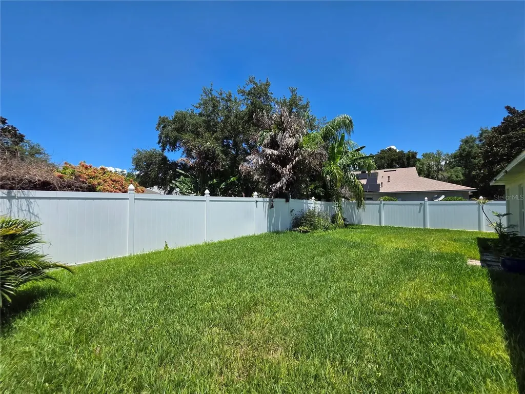 806 Lesa Glen Place Brandon FL 33510