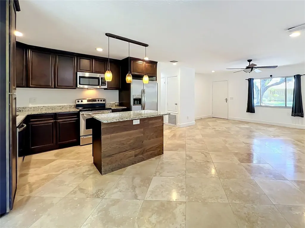 4510 Three Lakes Circle Orlando FL 32808