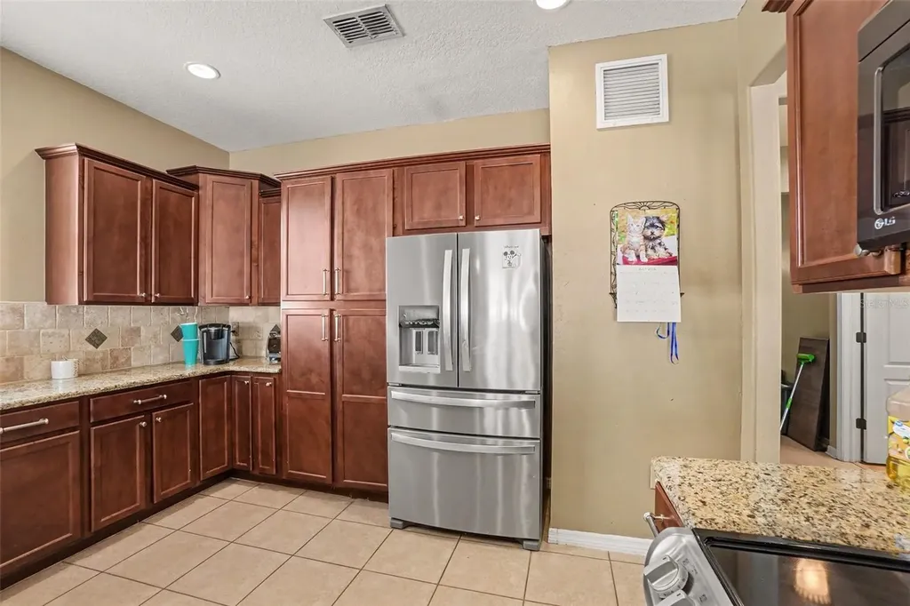 2130 Roanoke Springs Drive Ruskin FL 33570
