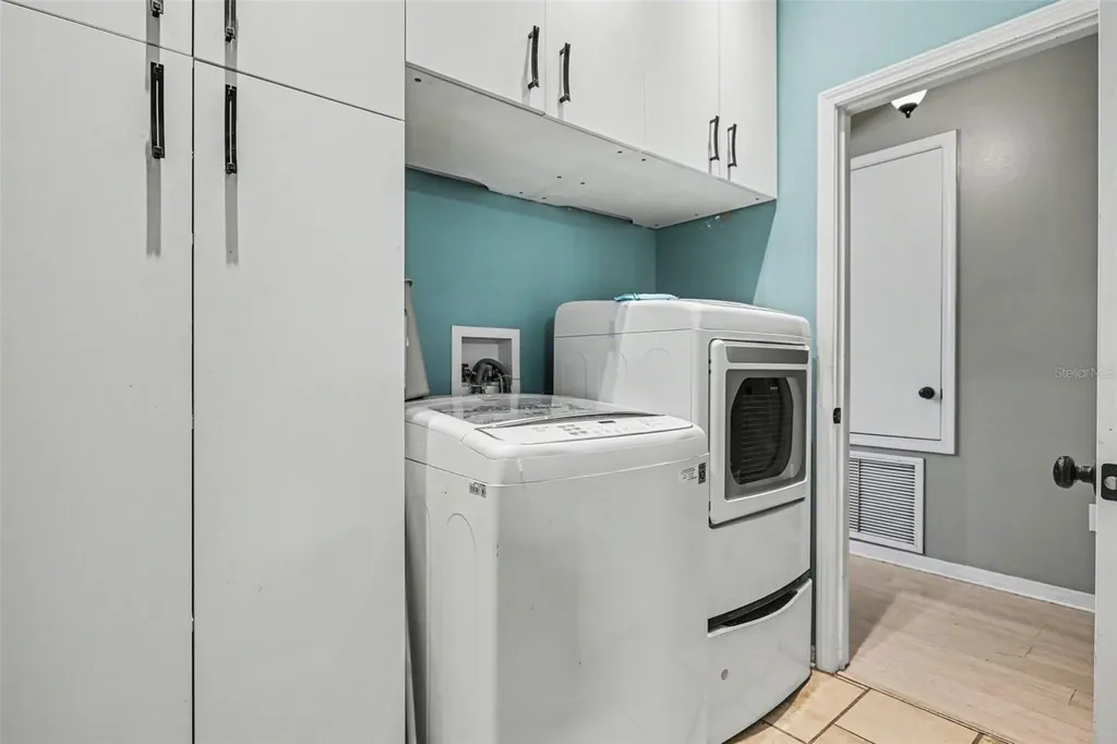 2130 Roanoke Springs Drive Ruskin FL 33570