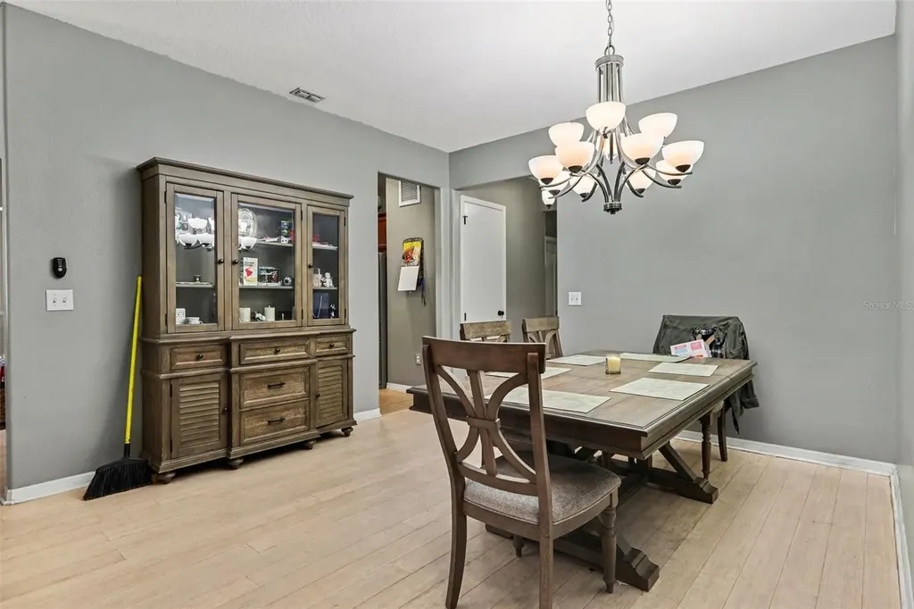 2130 Roanoke Springs Drive Ruskin FL 33570